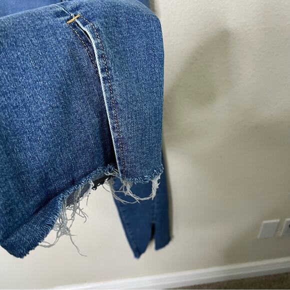 Good American Good Boy Twisted Slit Raw Hem Jeans Indigo584 Womens Size 6 / 28 - Picture 5 of 7